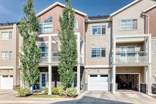 551 Redstone View Ne, Calgary