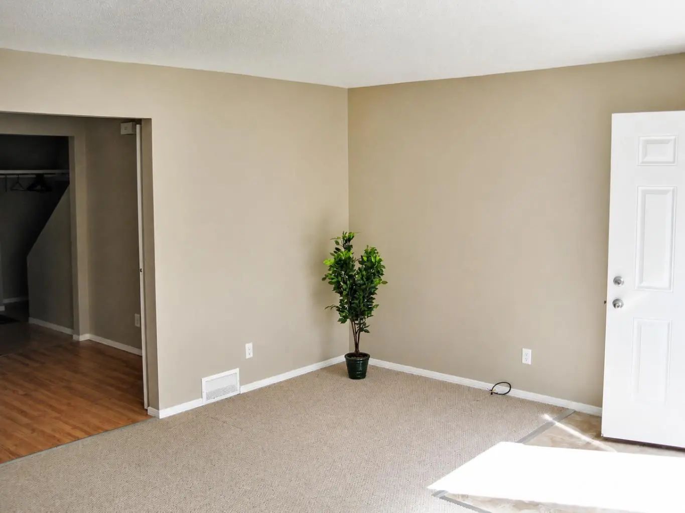 69 5425 Pensacola Crescent Southeast, Calgary – Residential Row/Townhouse Listing Photo 6