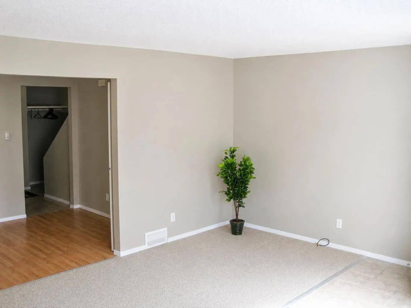69 5425 Pensacola Crescent Southeast, Calgary – Residential Row/Townhouse Listing Photo 7