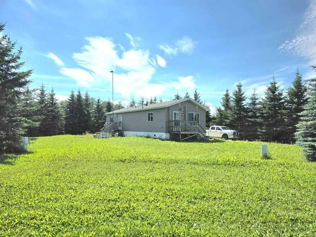 29 10405 Township Road 740  , Rural Big Lakes County