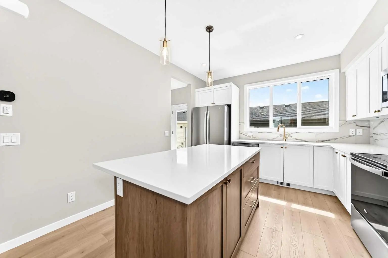 277 Heirloom Way Southeast, Calgary – Residential Row/Townhouse Listing Photo 6