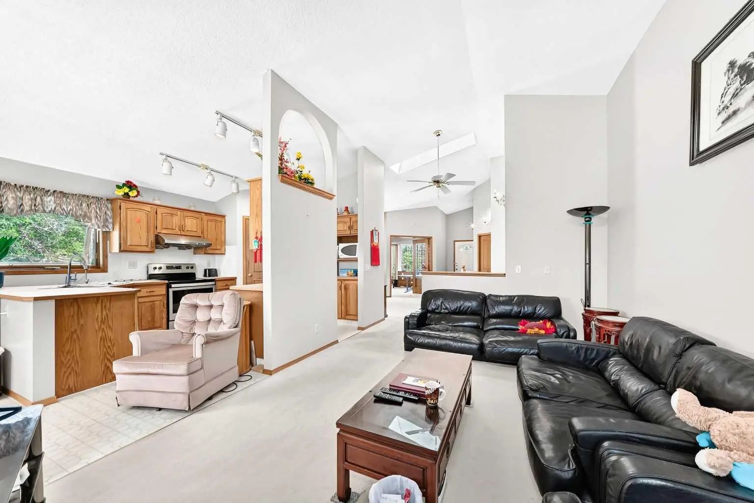 184 Hampshire Circle Northwest, Calgary – Residential Detached Listing Photo 6