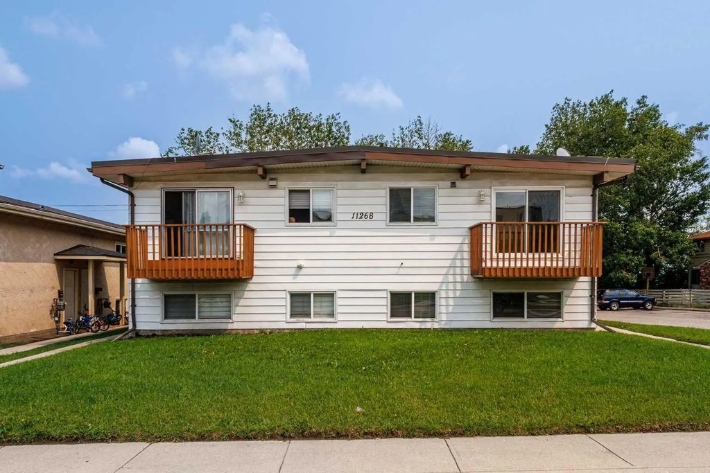 11268 6  Sw, Calgary