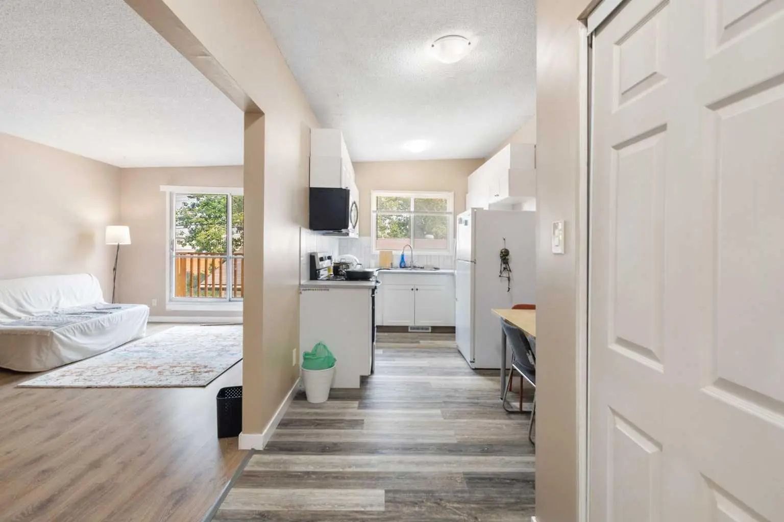 11268 6  Southwest, Calgary – Multi-Family 4 plex Listing Photo 12
