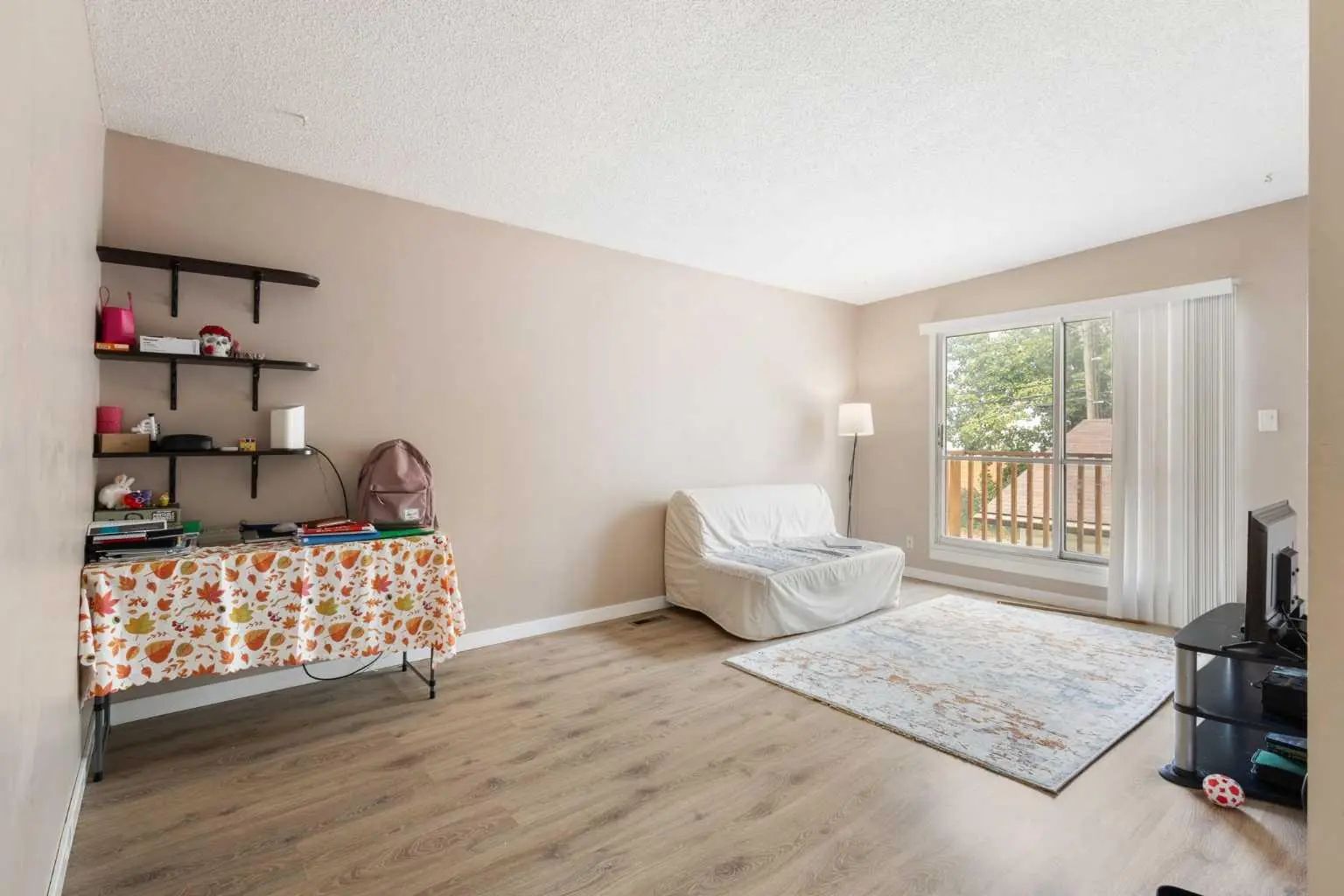 11268 6  Southwest, Calgary – Multi-Family 4 plex Listing Photo 13