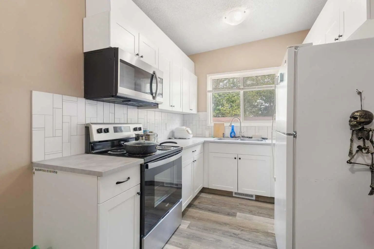 11268 6  Southwest, Calgary – Multi-Family 4 plex Listing Photo 14