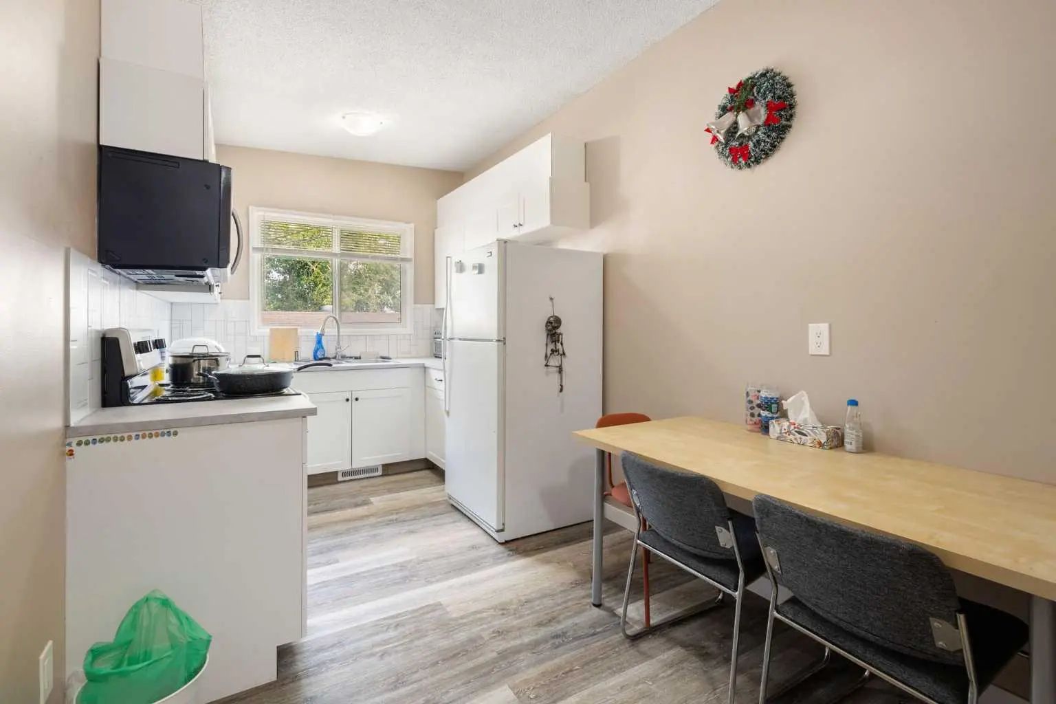 11268 6  Southwest, Calgary – Multi-Family 4 plex Listing Photo 15