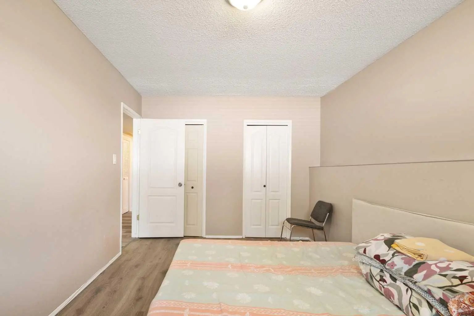 11268 6  Southwest, Calgary – Multi-Family 4 plex Listing Photo 17