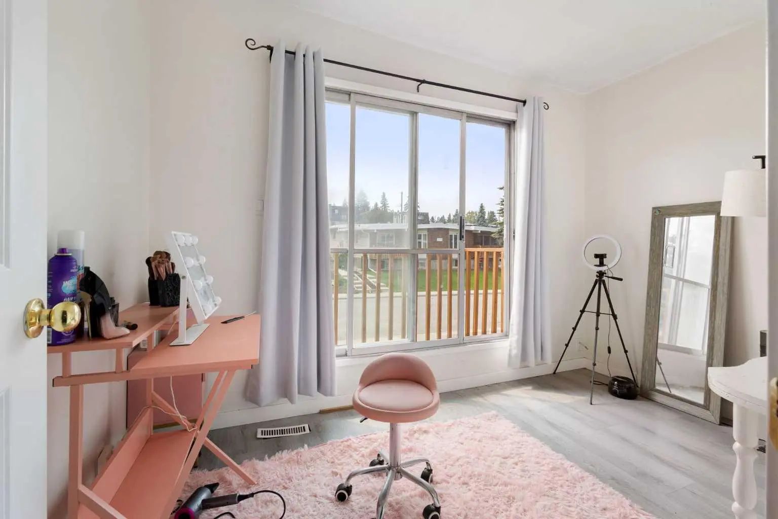 11268 6  Southwest, Calgary – Multi-Family 4 plex Listing Photo 2