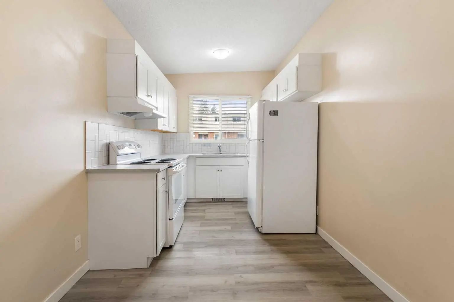11268 6  Southwest, Calgary – Multi-Family 4 plex Listing Photo 24
