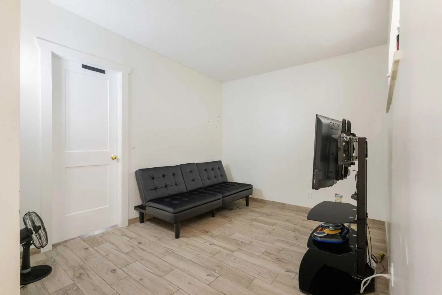 11268 6  Southwest, Calgary – Multi-Family 4 plex Listing Photo 39