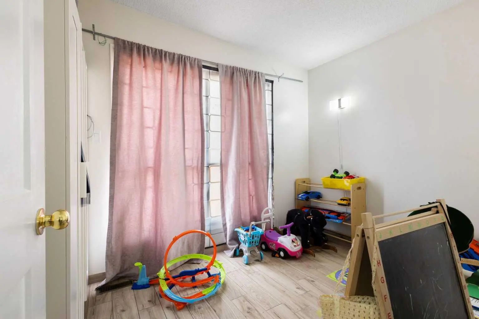 11268 6  Southwest, Calgary – Multi-Family 4 plex Listing Photo 43