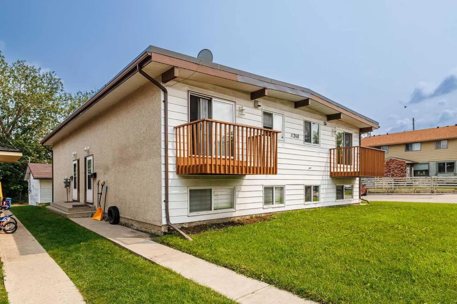 11268 6  Southwest, Calgary – Multi-Family 4 plex Listing Photo 47