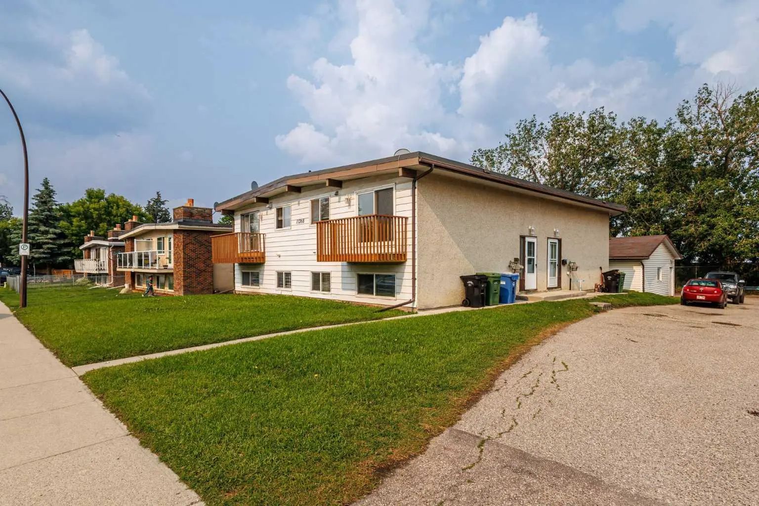 11268 6  Southwest, Calgary – Multi-Family 4 plex Listing Photo 48