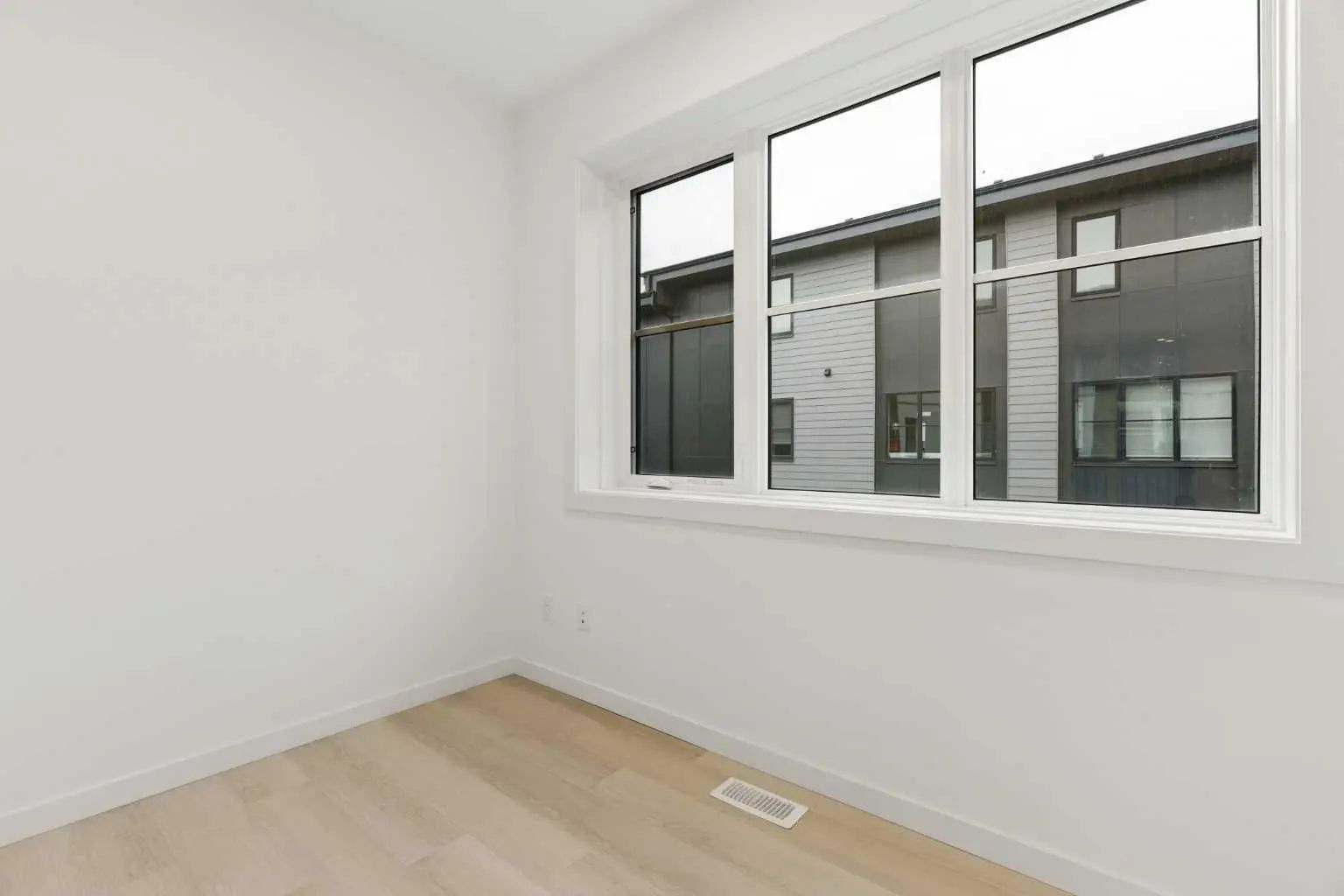 1469 Na'a Drive Southwest, Calgary – Residential Row/Townhouse Listing Photo 12