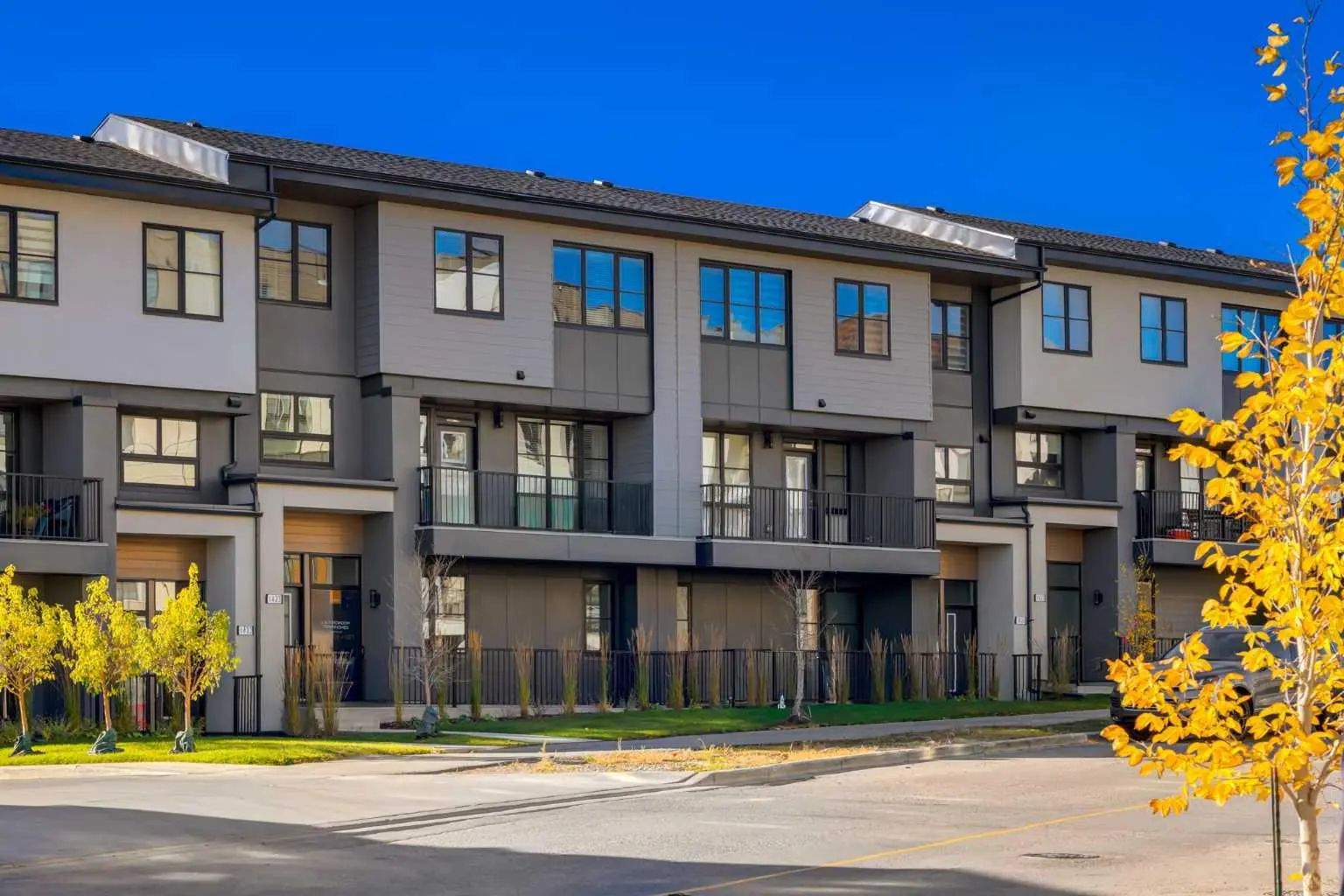 1469 Na'a Drive Southwest, Calgary – Residential Row/Townhouse Listing Photo 31