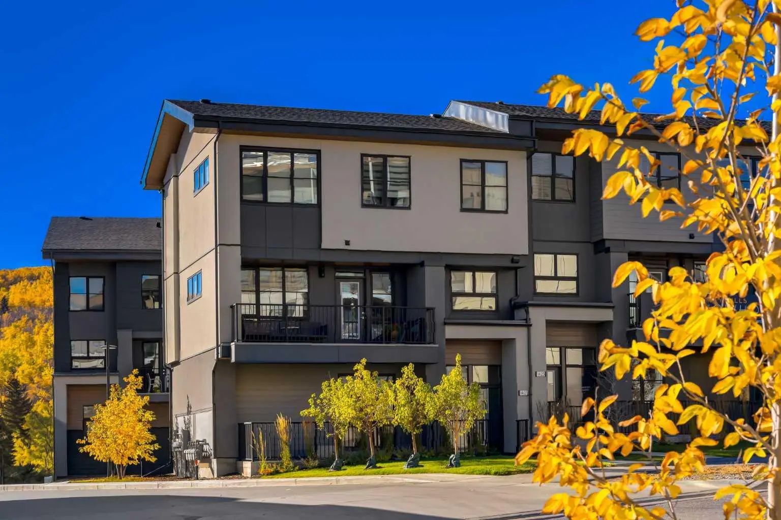 1469 Na'a Drive Southwest, Calgary – Residential Row/Townhouse Listing Photo 32