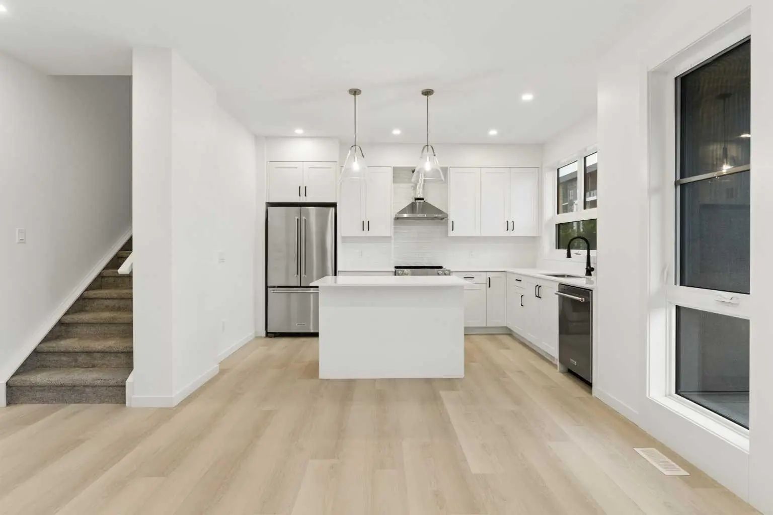 1469 Na'a Drive Southwest, Calgary – Residential Row/Townhouse Listing Photo 4