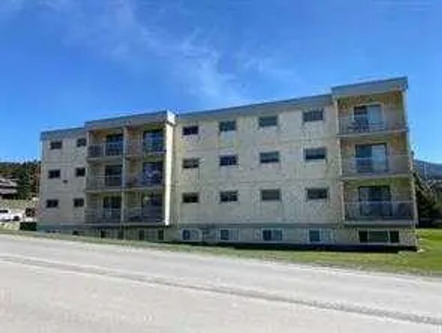 111 8601 22 Avenue , Coleman