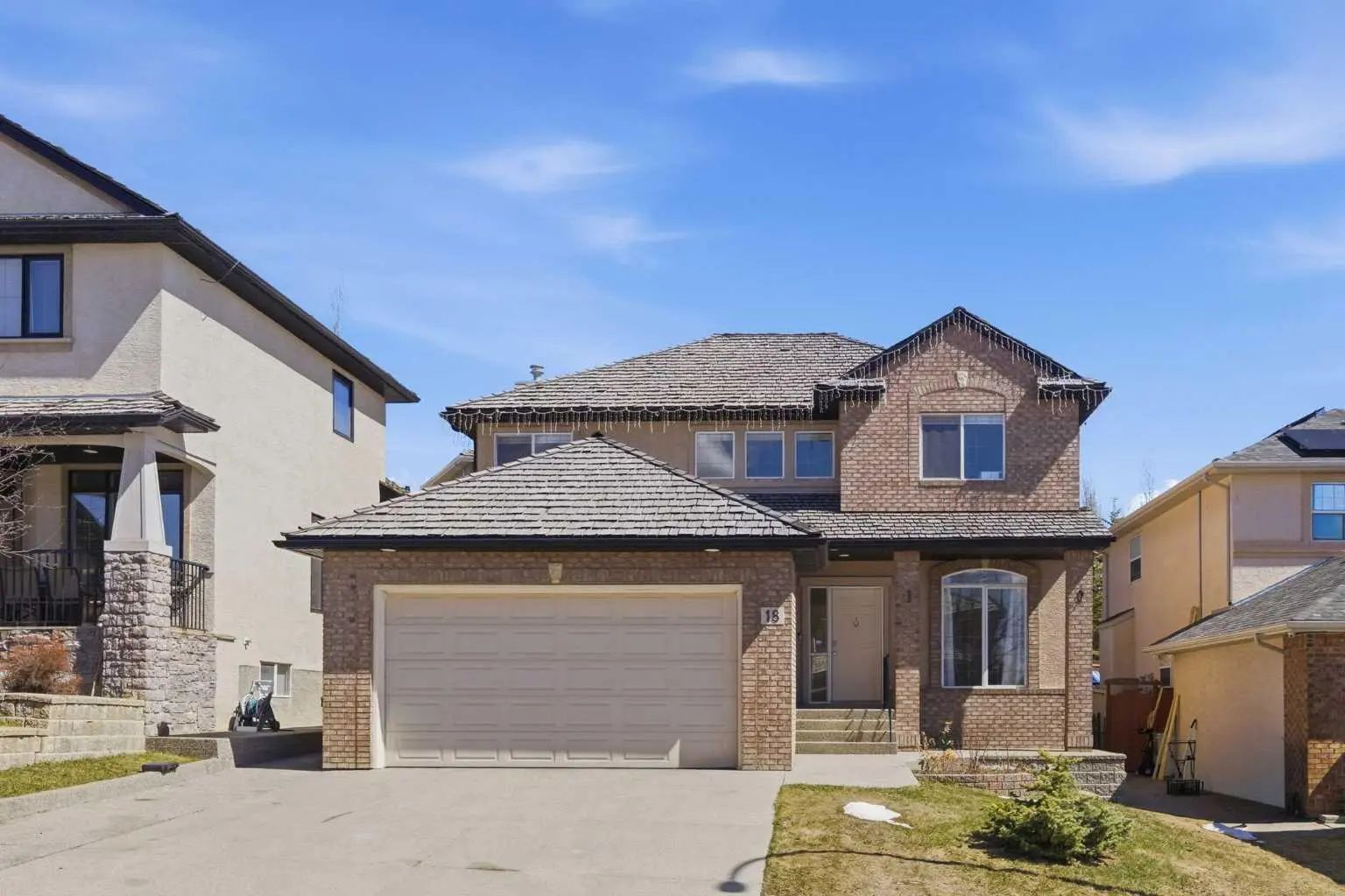 18 Royal Crest Way Northwest, Calgary – Residential Detached Listing Photo 2