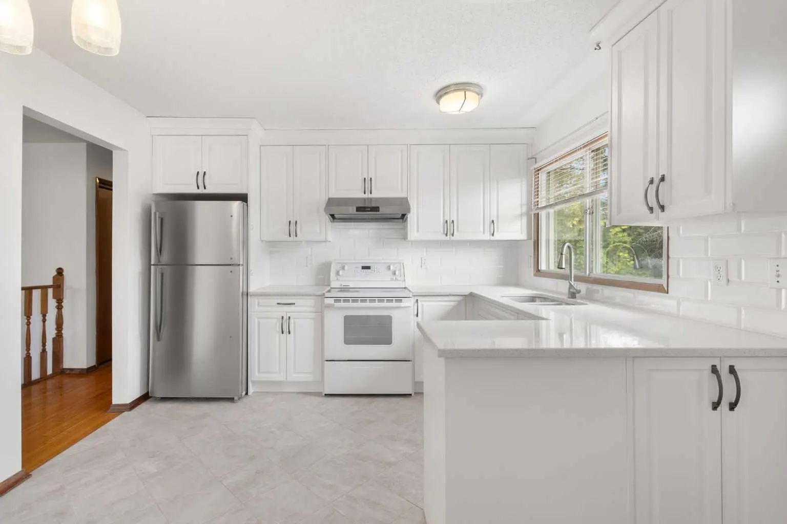 6008 Dalgetty Drive Northwest, Calgary – Residential Detached Listing Photo 10