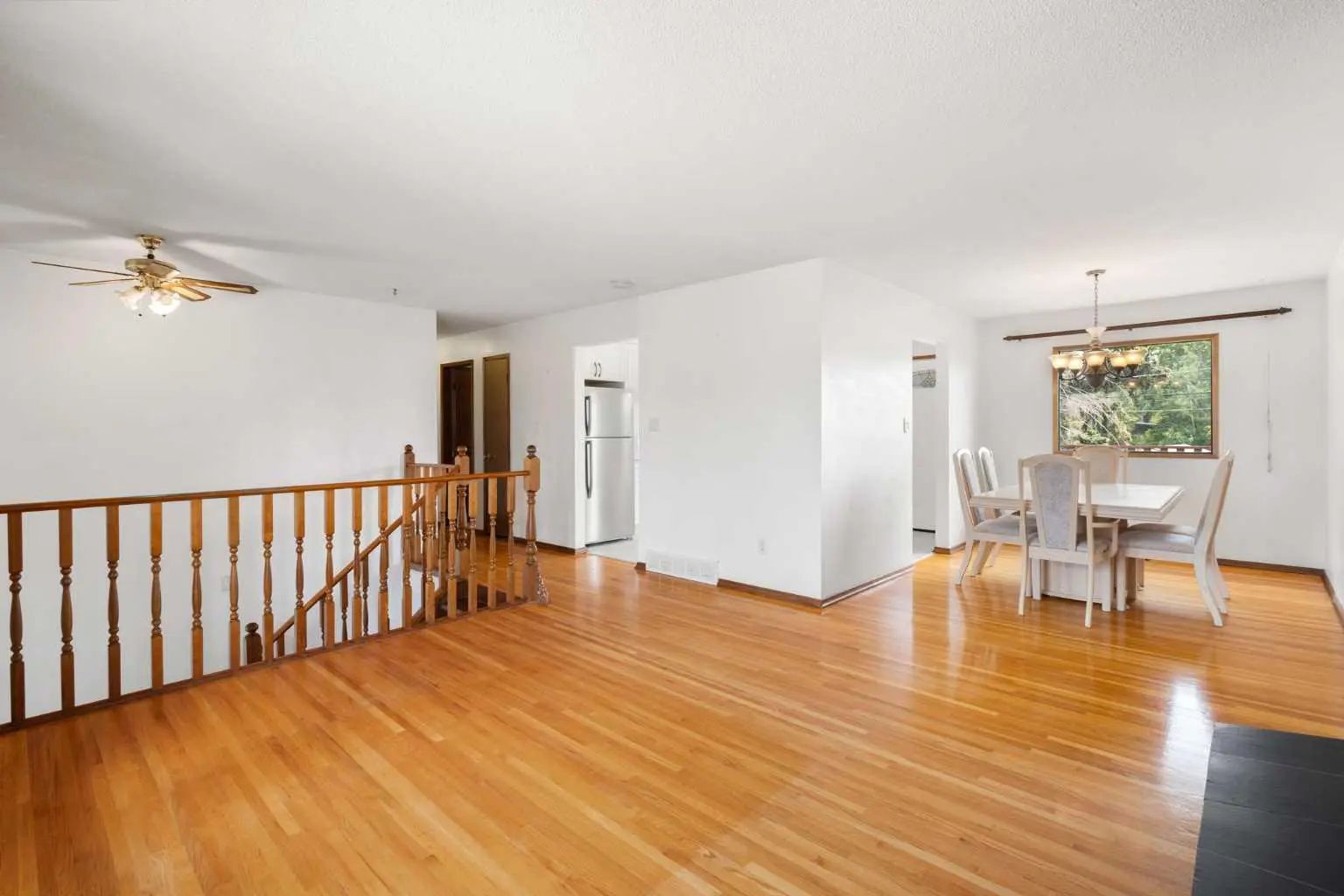 6008 Dalgetty Drive Northwest, Calgary – Residential Detached Listing Photo 9
