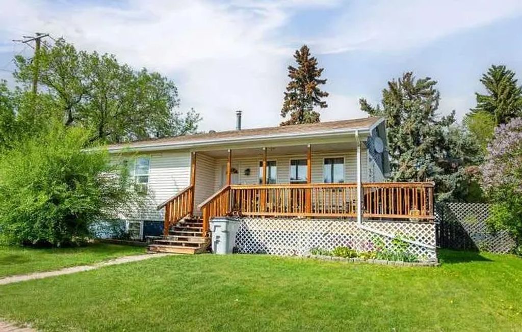 502 5 Avenue , Wainwright