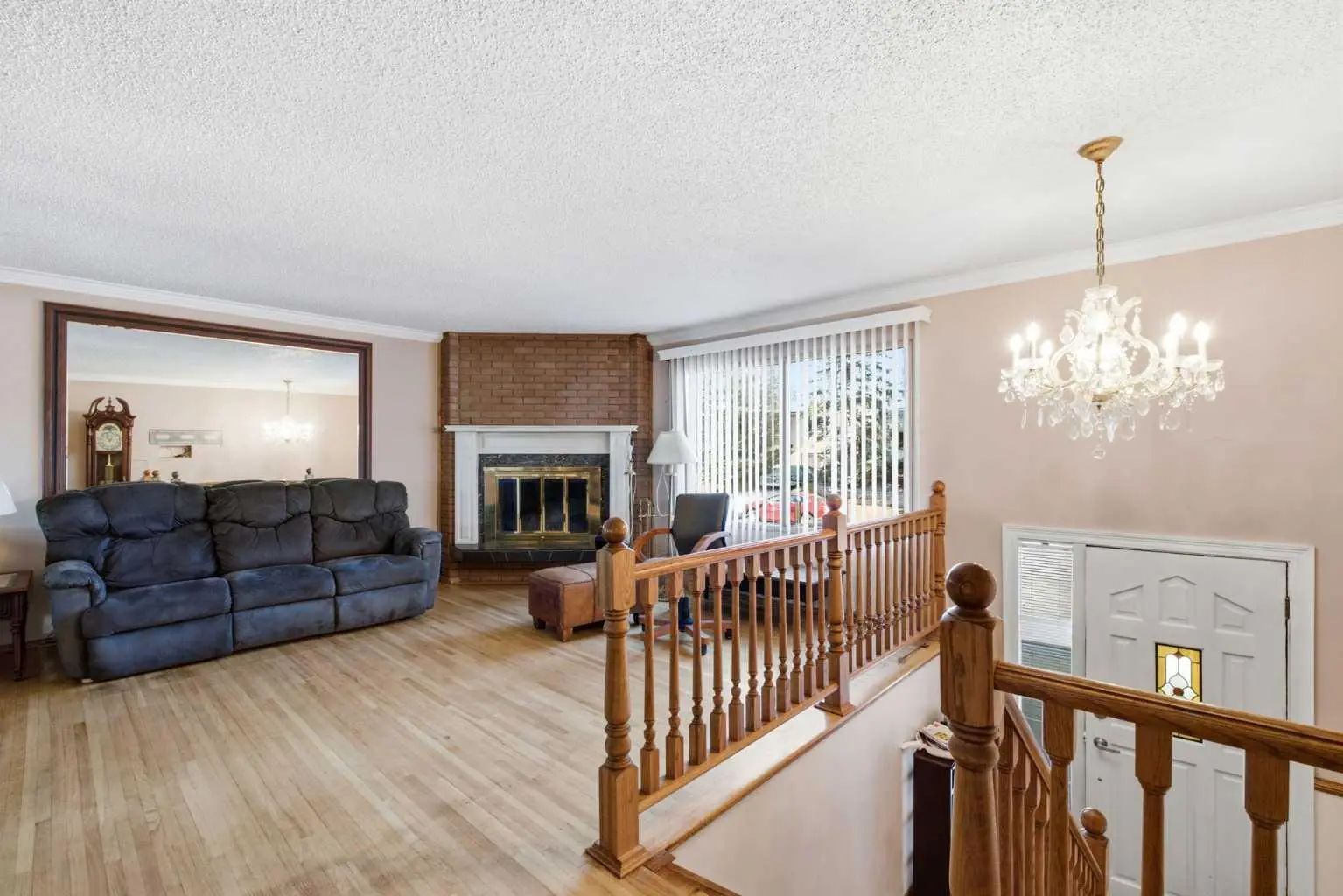 16 Dalroy Crescent Northwest, Calgary – Residential Detached Listing Photo 3