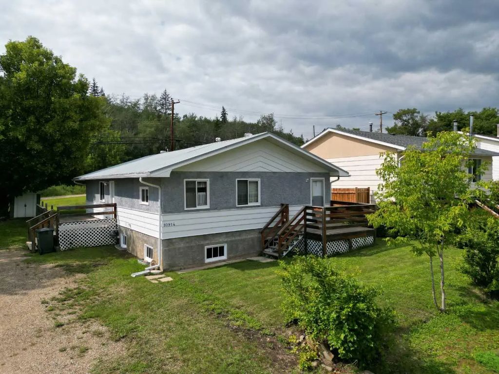 10914 90 Street , Peace River