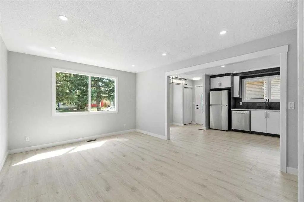 6420 26 Avenue Northeast, Calgary – Residential Detached Listing Photo 3