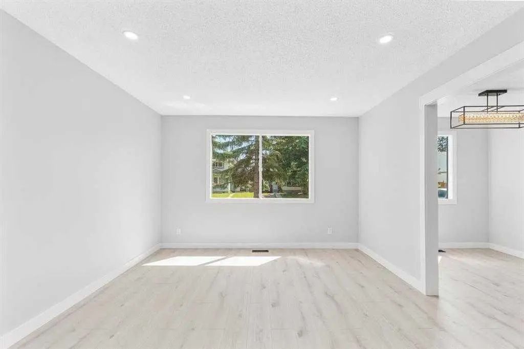 6420 26 Avenue Northeast, Calgary – Residential Detached Listing Photo 4