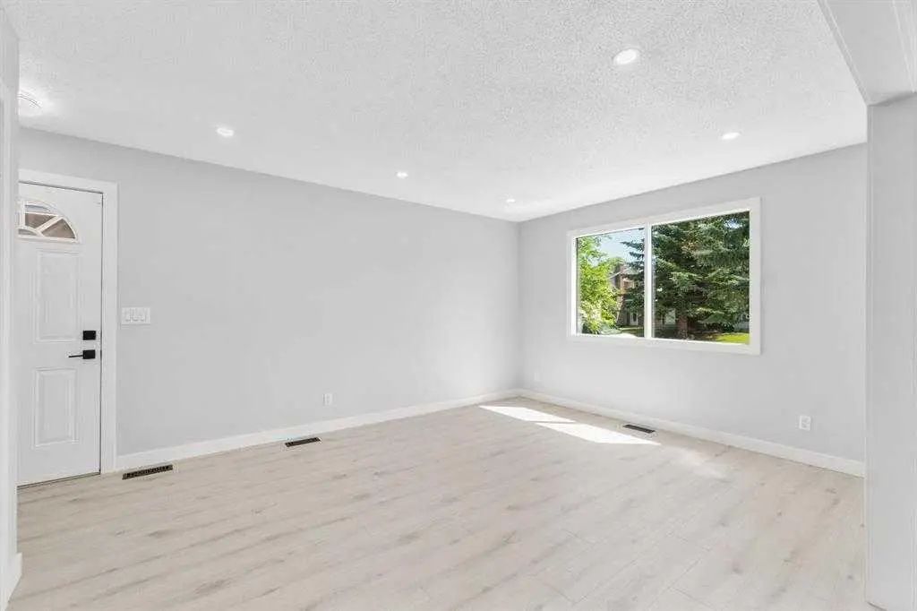 6420 26 Avenue Northeast, Calgary – Residential Detached Listing Photo 7