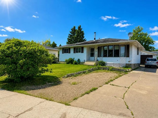 5746 9 Avenue , Edson