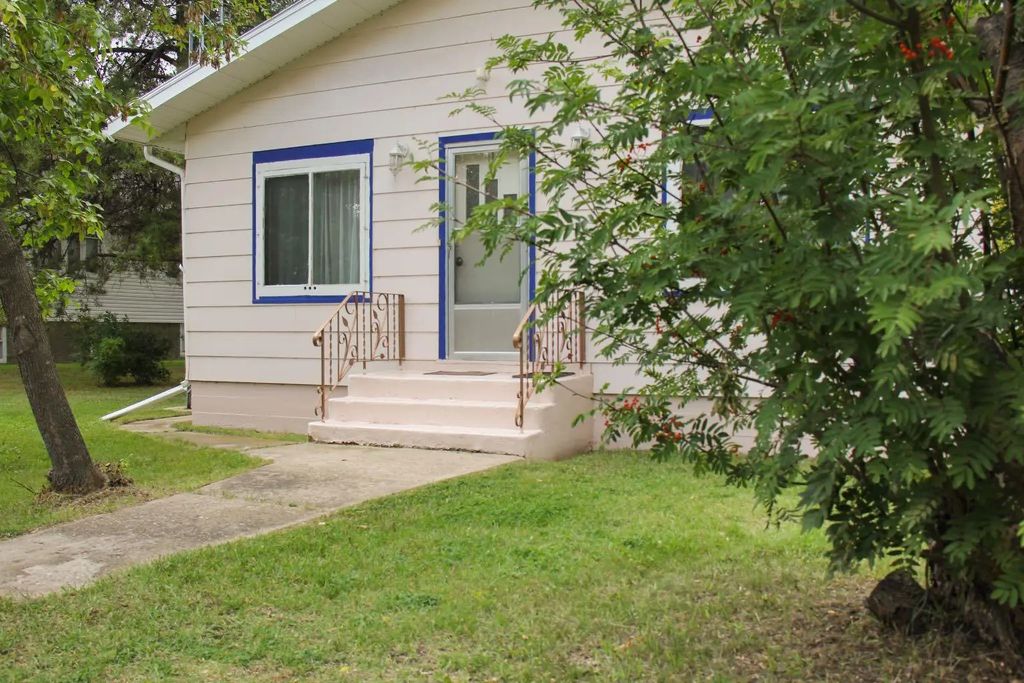 4925 49 Street , Sedgewick