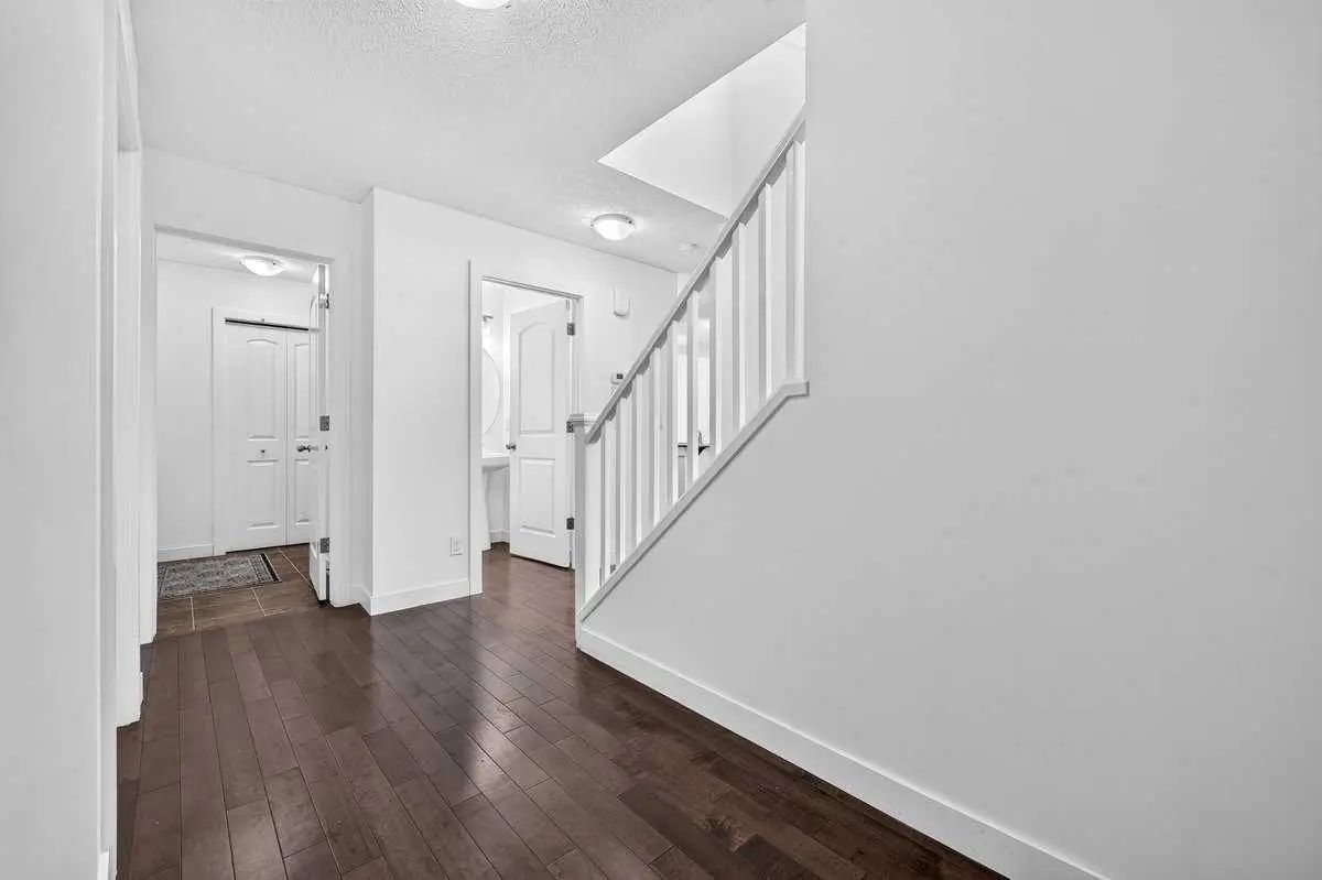 377 Panora Way Northwest, Calgary – Residential Detached Listing Photo 5