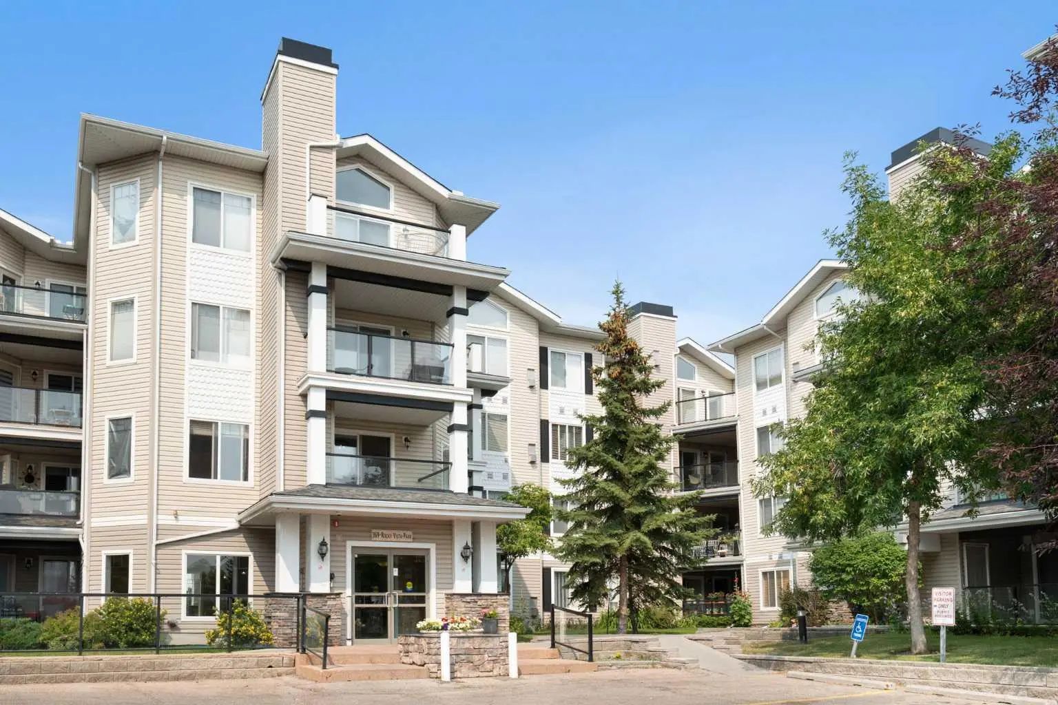 422 369 Rocky Vista Park Northwest, Calgary – Residential Apartment Listing Photo 3