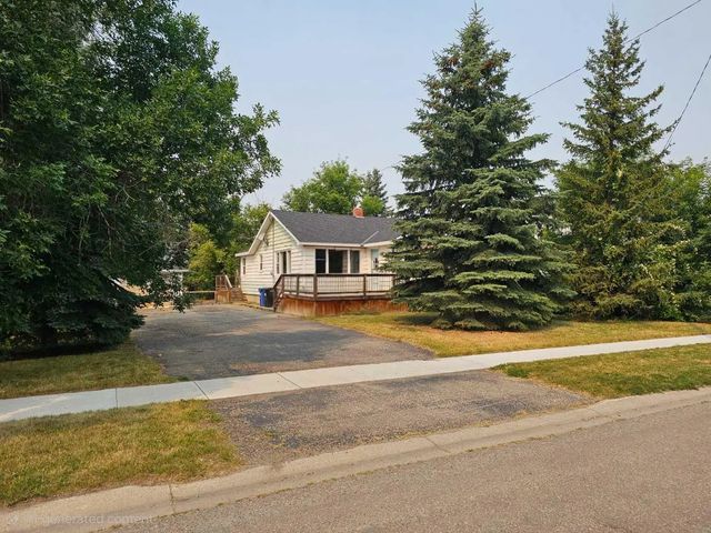 2007 26 Avenue , Nanton