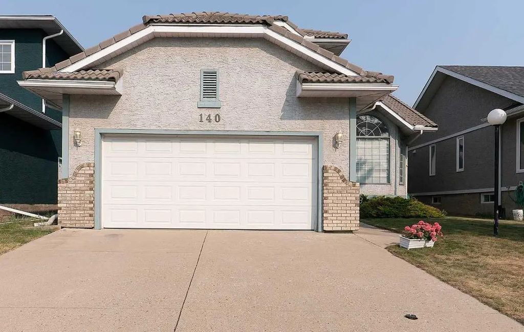 140 Santana Mews Nw, Calgary