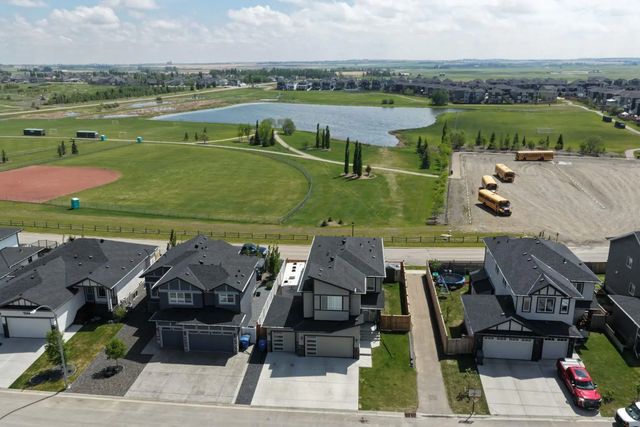 1340 Lackner Boulevard , Carstairs