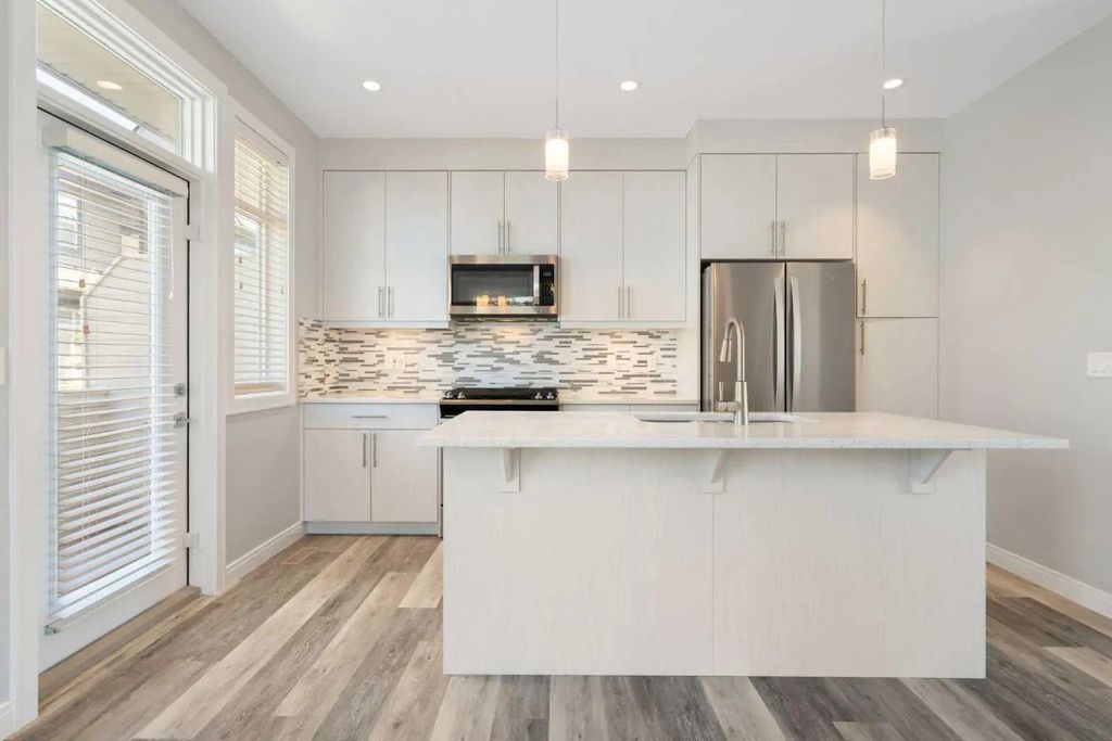 124 Wentworth Row Sw, Calgary