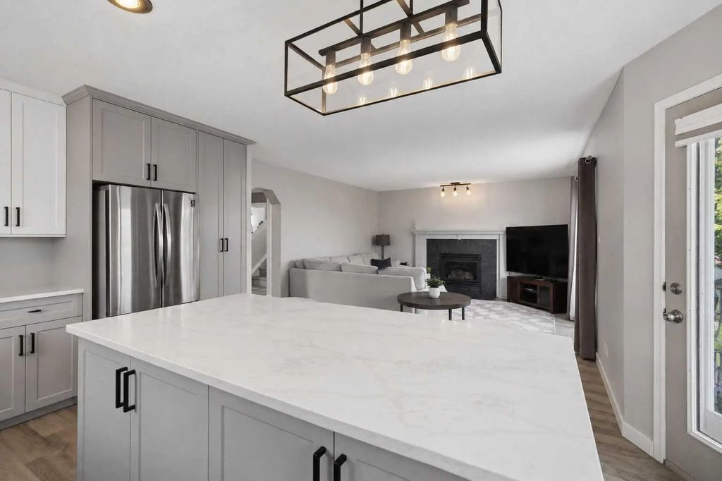 122 Sceptre Close Nw, Calgary