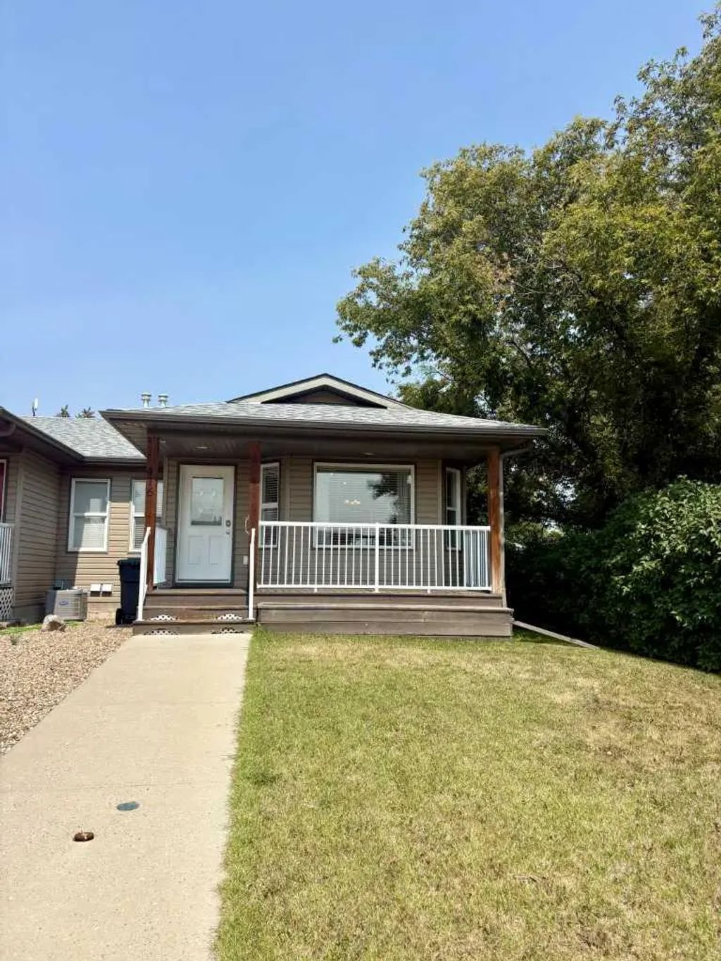 416 3 Avenue , Bassano