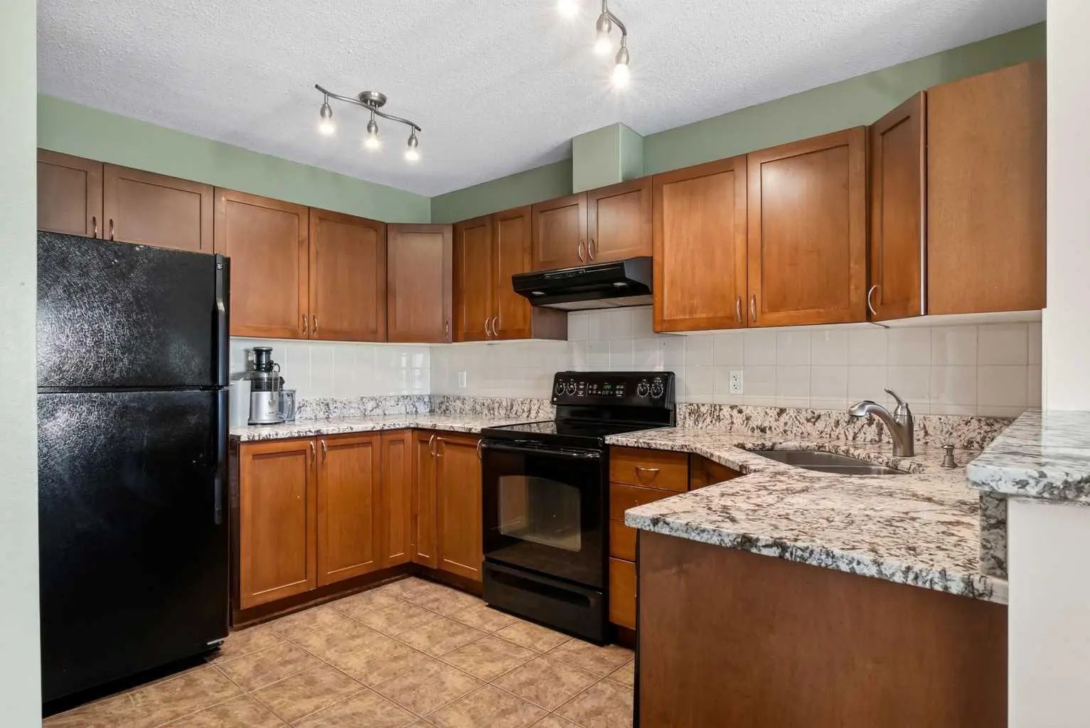 224 Bayside Point Southwest, Airdrie – Residential Row/Townhouse Listing Photo 12