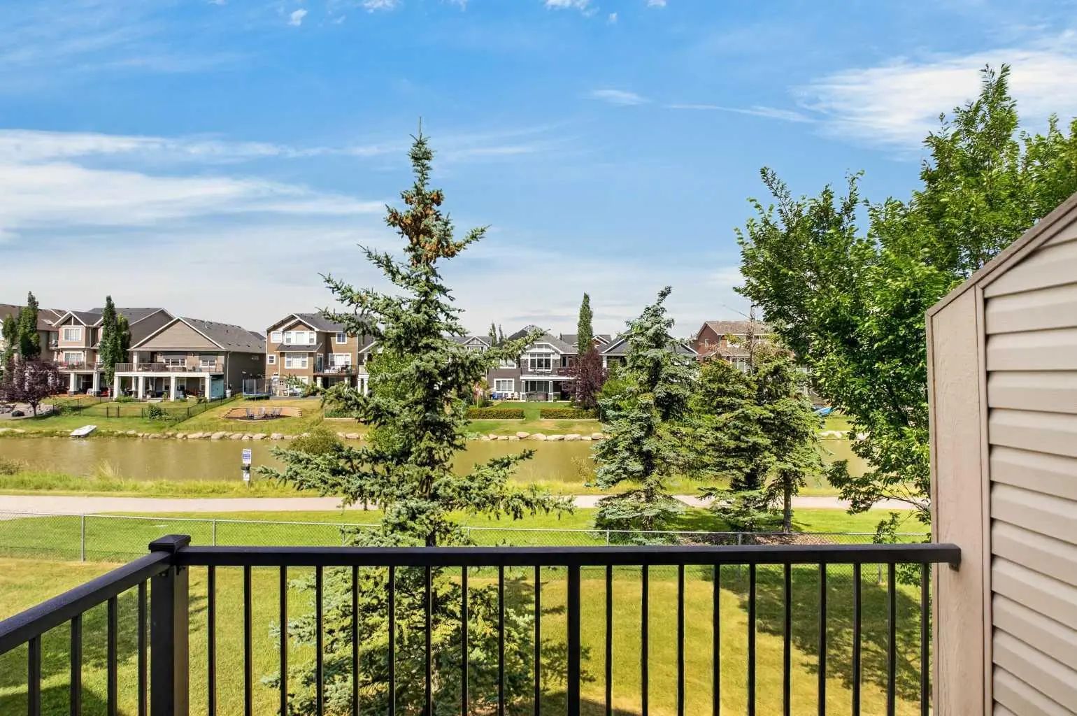 224 Bayside Point Southwest, Airdrie – Residential Row/Townhouse Listing Photo 16