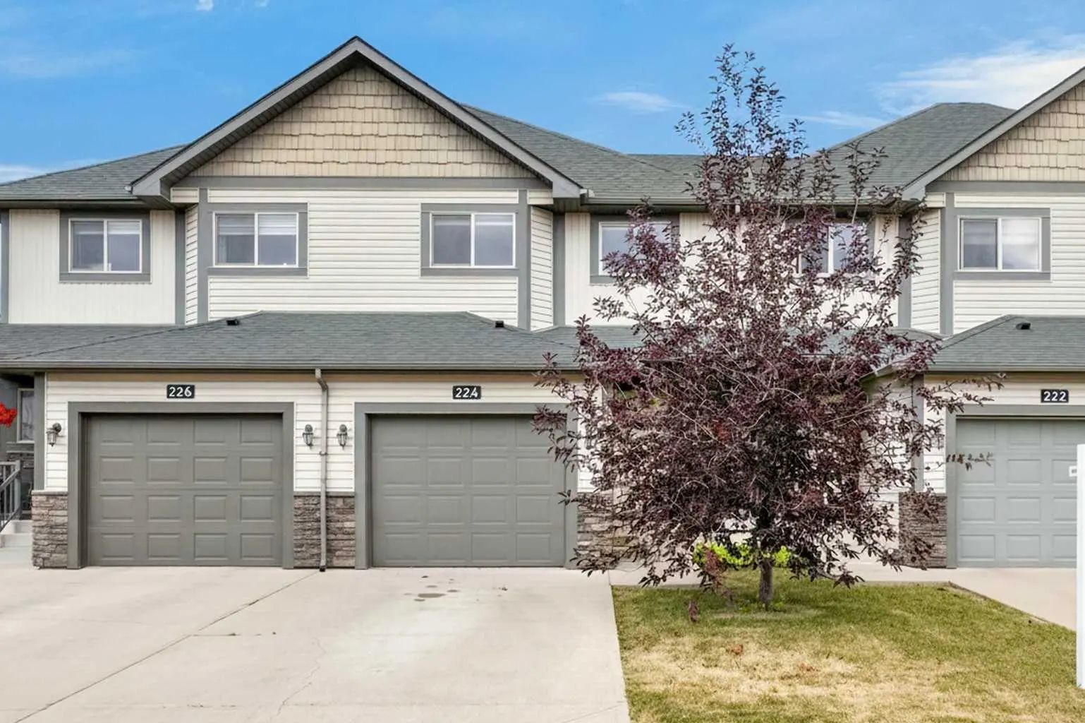 224 Bayside Point Southwest, Airdrie – Residential Row/Townhouse Listing Photo 3