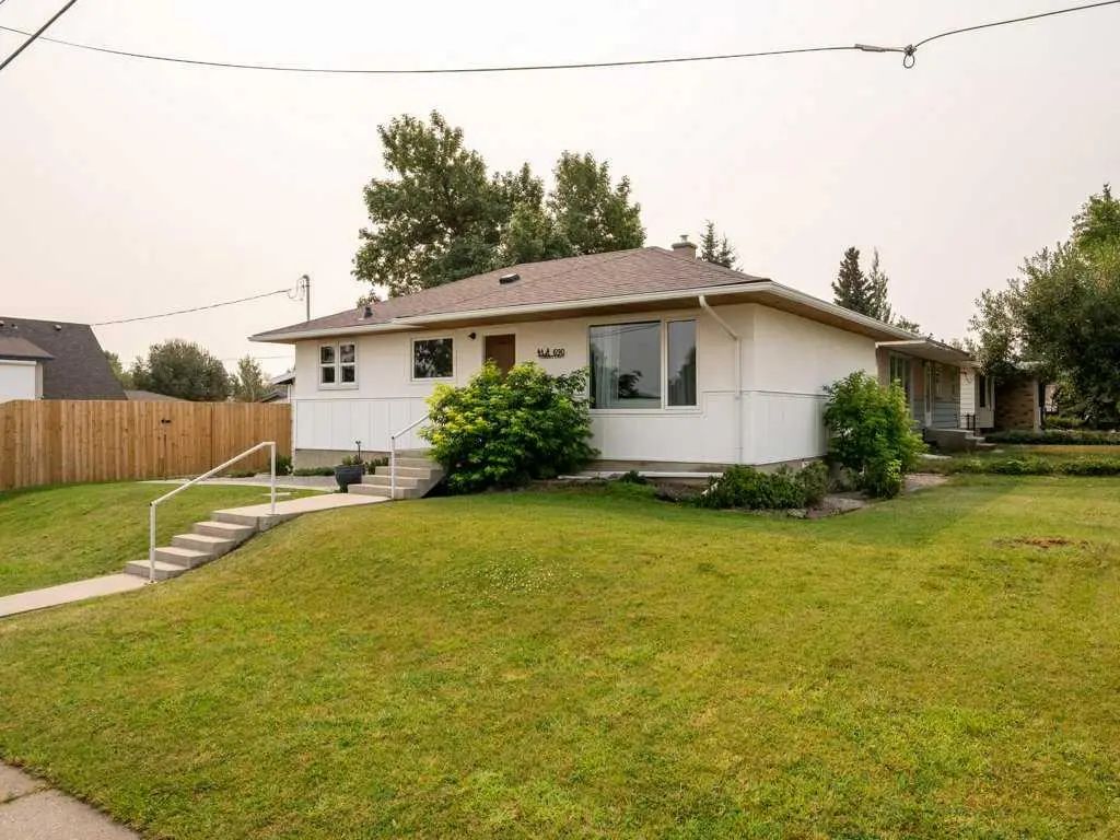 690 Florence Street , Pincher Creek