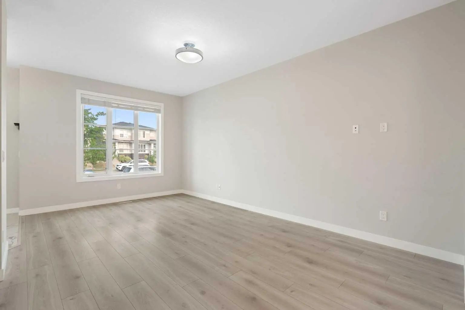125 Corner Meadows Gate Northeast, Calgary – Residential Semi Detached (Half Duplex) Listing Photo 3