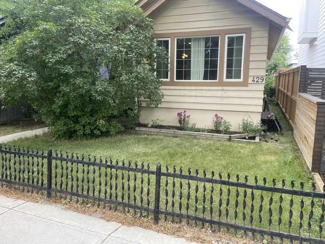 429 10 Street Ne, Calgary