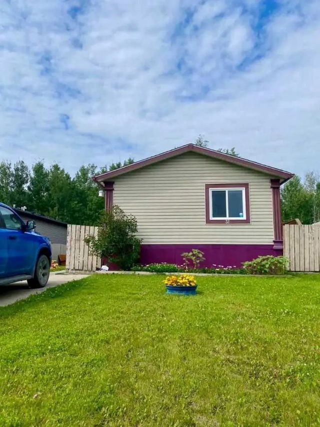 32 Dragonfly Crescent , High Level