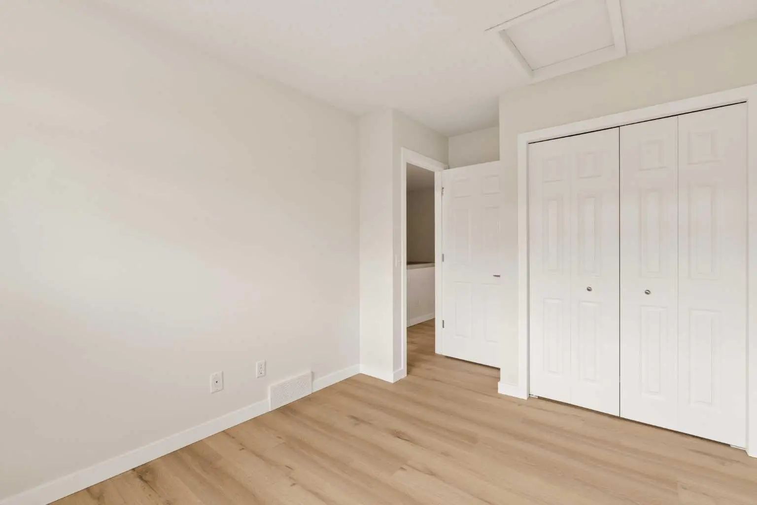 4 Kingsland Villas Southwest, Calgary – Residential Row/Townhouse Listing Photo 37